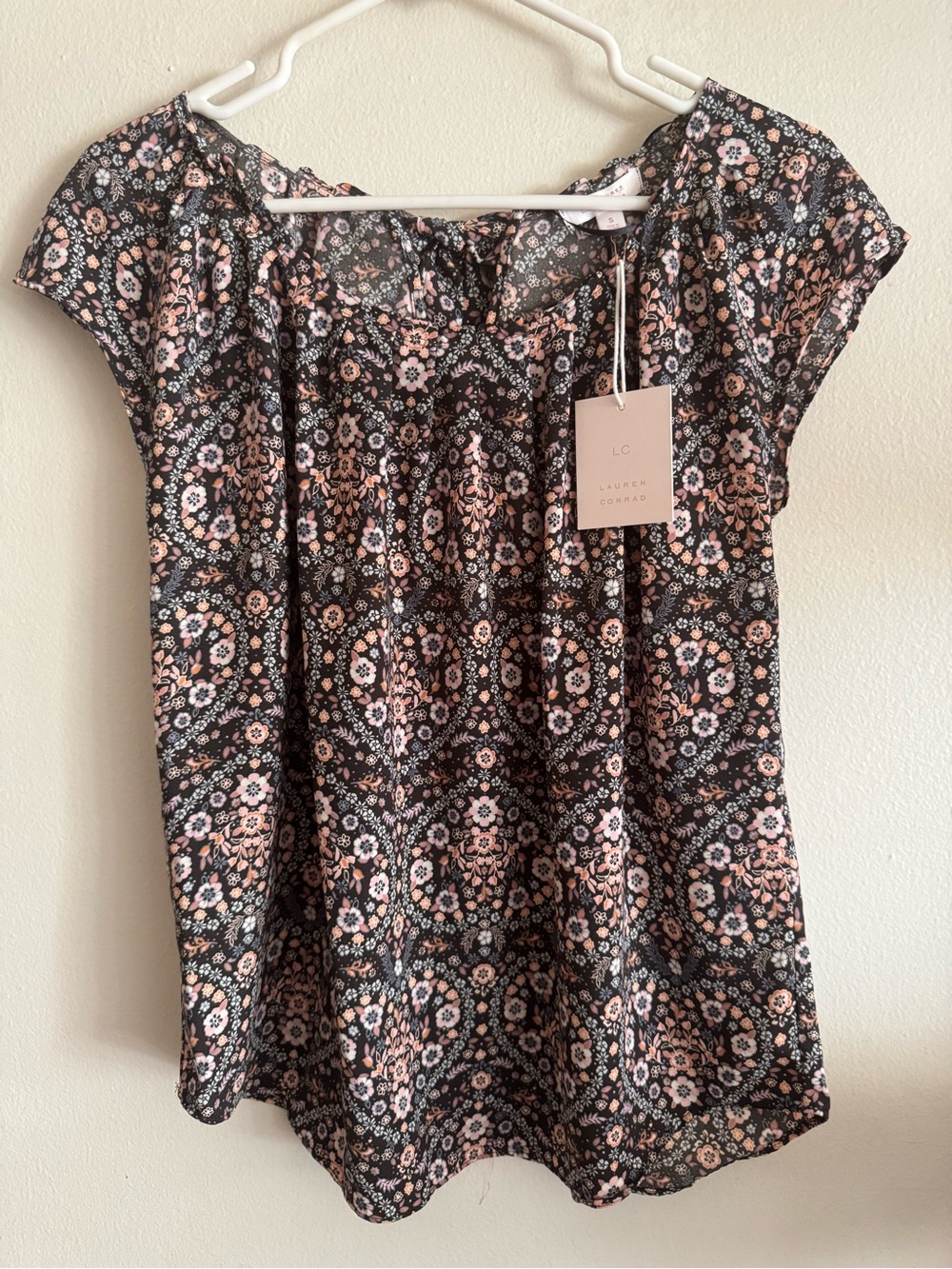 LC Lauren Conrad Floral Cap-Sleeve Top NWT